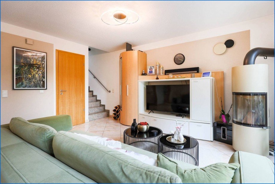 Wohnzimmer mit Treppe Reihenmittelhaus Rielasingen-Worblingen / Worblingen