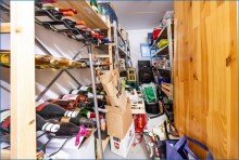 GG-Kellerabteil Attraktives Dreifamilienhaus mit zwei Doppelgaragen und umfassender Modernisierung als Renditeobjekt
