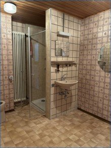 Badezimmer mit Dusche Schn�ppchen  /Preisanpassung -  Sanierungsbed�rftiges   1-Familienhaus in Rohrdorf - Gelegenheit
