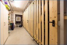 GG-Kellerabteile und Pelletslager Attraktives Dreifamilienhaus mit zwei Doppelgaragen und umfassender Modernisierung als Renditeobjekt