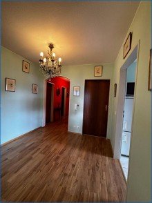 Gro�er Flur Exklusive 3-Zimmer-Wohnung mit Seesicht in sch�ner gepflegter Wohnanlage, Haus top saniert - frei!