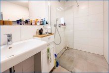 GG-Bad Gro�e Dusche Attraktives Dreifamilienhaus mit zwei Doppelgaragen und umfassender Modernisierung als Renditeobjekt