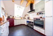 EBK1 Attraktive 4,5 Zi. DG-Maisonette-Wohnung, mit 2 x TG/Platz u. gro�em Balkon, in Top-Zustand!
