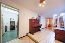 Treppenabgang UG Perfekt f�r Familien, Winkel-Bungalow in sch�ner ruhiger Lage von KN-F�rstenberg mit Garage.