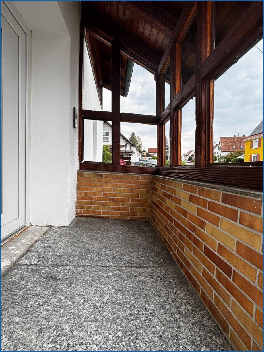 Vorplatz zum Eingang Etagenwohnung M�hlingen / Zoznegg