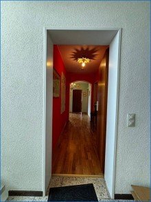 Eingang Wohnung Exklusive 3-Zimmer-Wohnung mit Seesicht in sch�ner gepflegter Wohnanlage, Haus top saniert - frei!