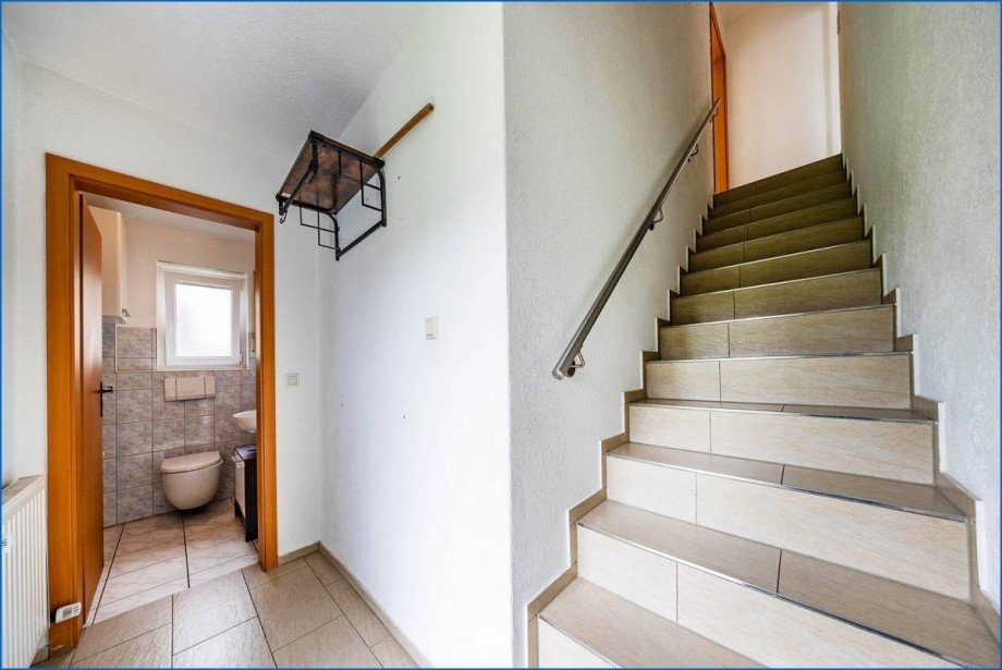 Treppe innen Zweifamilienhaus Tengen / B��lingen
