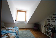 Zimmer 1 DG RZ-B�hringen: noch Vermietetes Reihenmittelhaus m. Carport, in ruhiger u. kinderfreundlicher Lage!