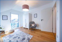 Zimmer2 DG Gro�z�gig u. modern: Traum-Einfamilienhaus in sch�ner Lage von Rielas.-Worblingen,Bj.24, KfW 40+ !