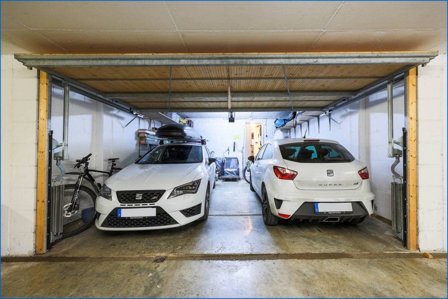 Doppelgarage im Untergeschoss Reihenmittelhaus Konstanz