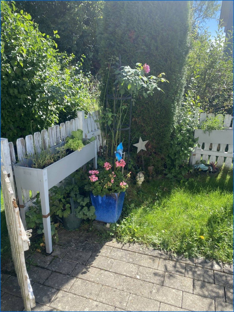 Garten links innen Doppelhaush�lfte Sigmaringen