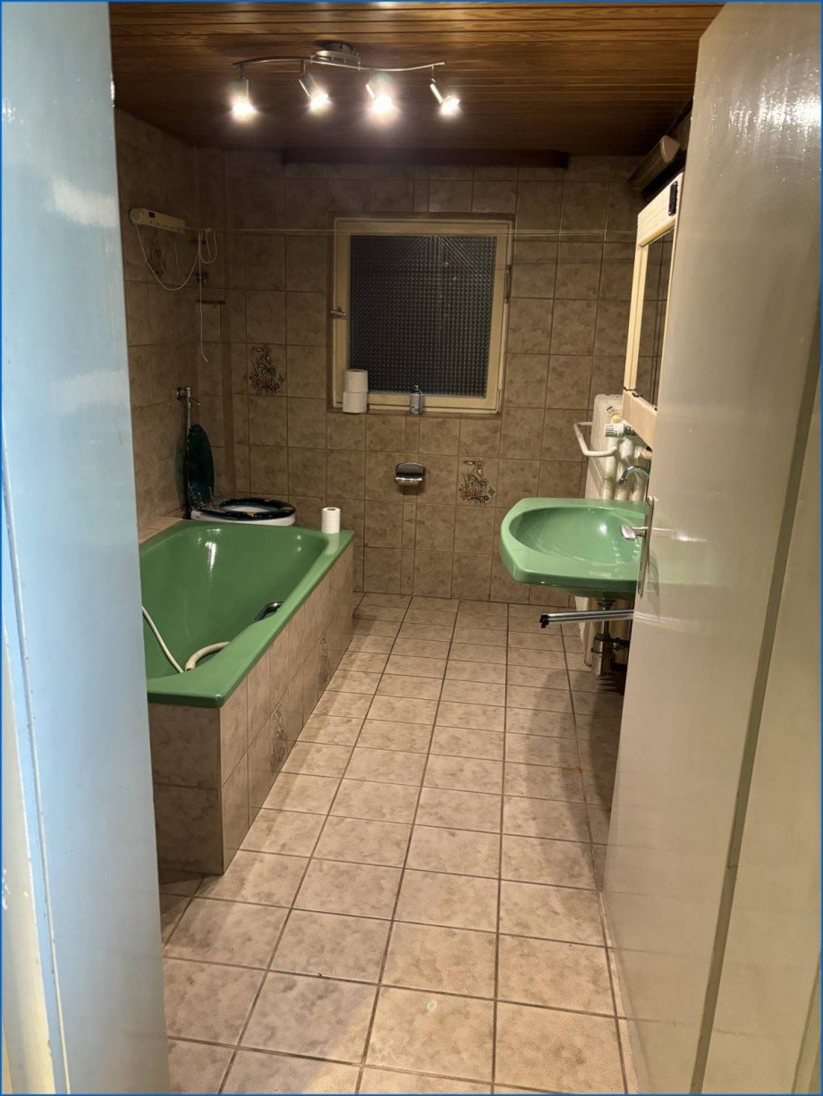 Badezimmer mit Badewanne Einfamilienhaus Me�kirch / Rohrdorf