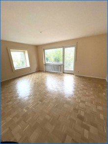 Wohnzimmer OG KN-Staad - 3 Zi. Wohnung (1.OG) mit 2 Balkonen, in sch�ner ruhiger Lage-BEZUGSFREI !!