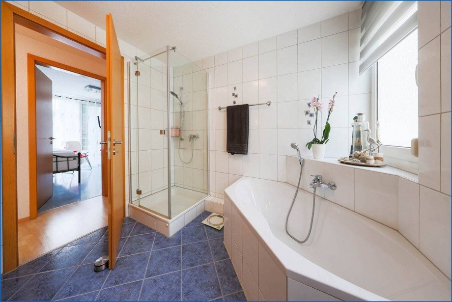 Bad mit Wanne Reihenmittelhaus Rielasingen-Worblingen / Worblingen