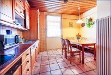 OG K�che RZ-City / Mehrfamilienhaus mit 3 Wohnungen, gro�em Grundst�ck, Doppel-Garagen usw. ideale Lage!