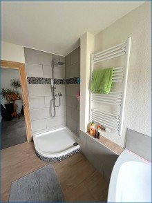 Dusche Bezugsfreies und saniertes Einfamilienhaus mit gro�er Scheune und idyllischem Grundst�ck !