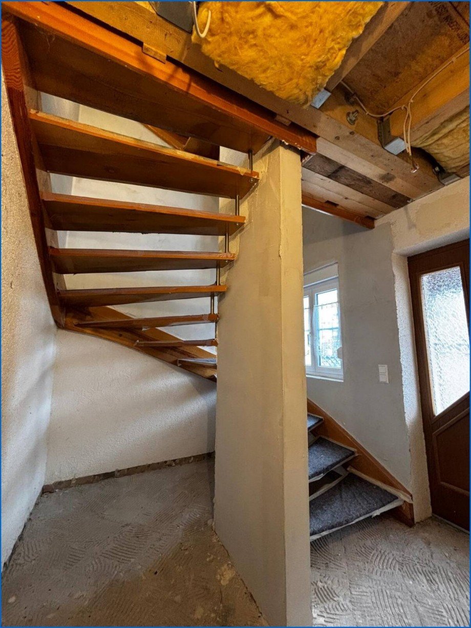 Vorraum mit Treppe Etagenwohnung M�hlingen / Zoznegg