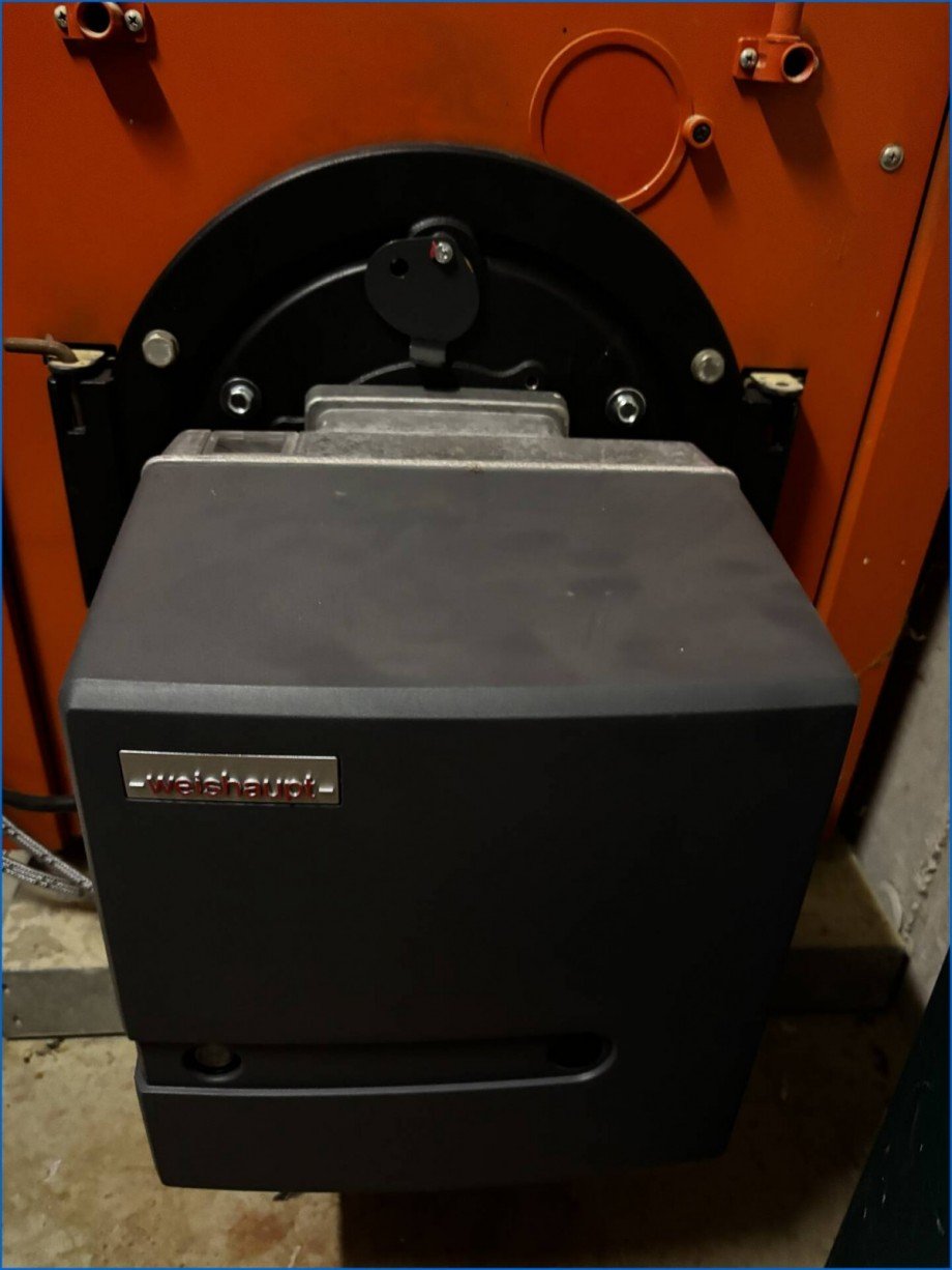 Heizkessel neuwertig Einfamilienhaus M�hlingen / Zoznegg