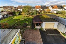 Blick Garten Radolfzell-ALTBOHL: gro�z�giges, gepflegtes Haus m. sch�nem Grundst�ck u. Garage/Stellpl./Bezugsfrei