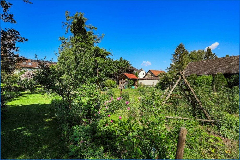 Blick ins Gr�ne Einfamilienhaus Volkertshausen