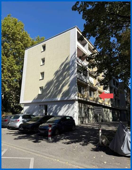 Giebelseite mit Seiteneingang Gl�rnischstra�e 8, sanierte Fassade Etagenwohnung Konstanz