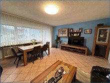 Wohnen Familienfreundliche 4 Zi.-Wohnung im 1.OG mit Balkon in sch�ner und ruhiger Ortsrandlage!