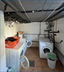 KG Waschraum Radolfzell-gepflegtes Reihen-Eckhaus mit 3 Wohnungen und 4 Garagen - Renoviert, gute Rendite!