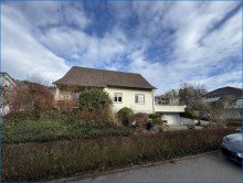 Aussen Attraktives Familienhaus mit gro�em Grundst�ck u. Garage, in sch�ner und ruhiger Lage!