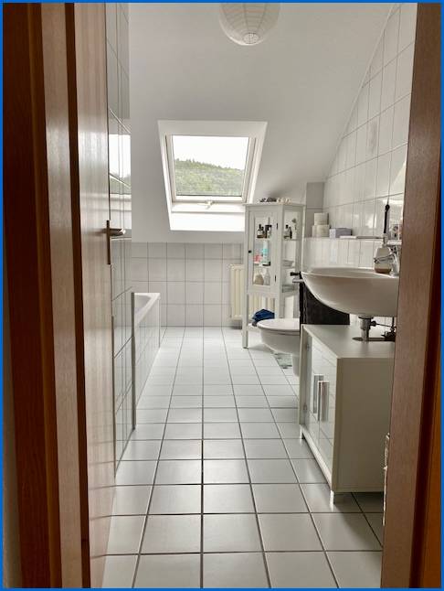 Bad Dachgeschosswohnung Stei�lingen