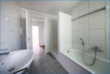 Bad Attraktive, sch�ne 4 Zimmer Wohnung mit Balkon im 1.OG in Radolfzell - bezugsfrei, KFW 55!