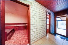 Flur/Schlafzimmer EG Bezugsfreies, gro�z�giges Wohnhaus in ruhiger Waldrandlage von Singen mit Doppelgarage.