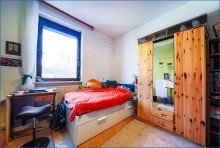 EG Zimmer RZ-City / Mehrfamilienhaus mit 3 Wohnungen, gro�em Grundst�ck, Doppel-Garagen usw. ideale Lage!