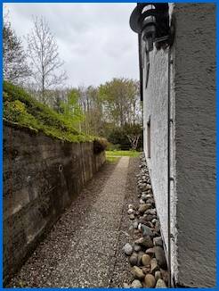 Haus Seite Dachgeschosswohnung �hningen / Schienen