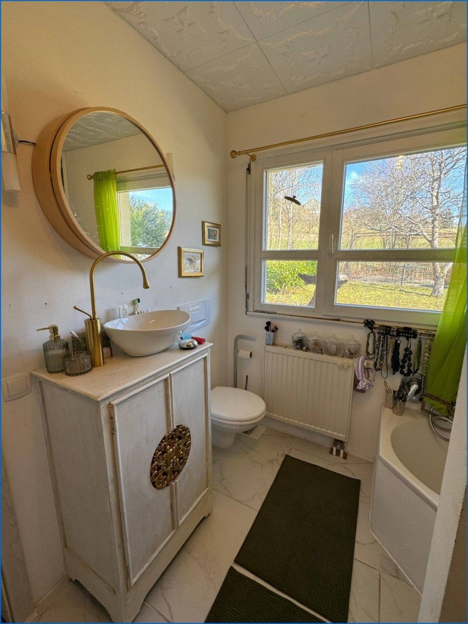 Bad zum Schlafzimmer Einfamilienhaus M�hlingen / Zoznegg