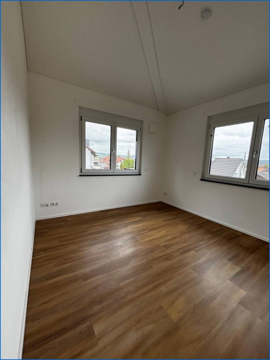 Schlafzimmer 1 Zweifamilienhaus M�hlhausen-Ehingen / Ehingen