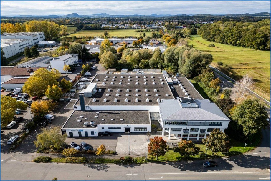 Luftbild mit Ansicht von Stra�e Halle / Lager / Produktion Radolfzell am Bodensee