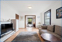 Wohnzimmer EG 1 Modernes Zweifamilienhaus plus Gewerbeeinheit insgesamt ca. 243m� und gro�z�gigen Freifl�chen