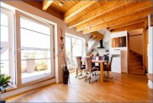 Essen Attraktive 4,5 Zi. DG-Maisonette-Wohnung, mit 2 x TG/Platz u. gro�em Balkon, in Top-Zustand!