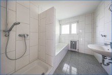 Bad Attraktive, sch�ne 4 Zimmer Wohnung mit Balkon im 1.OG in Radolfzell - bezugsfrei, KFW 55!