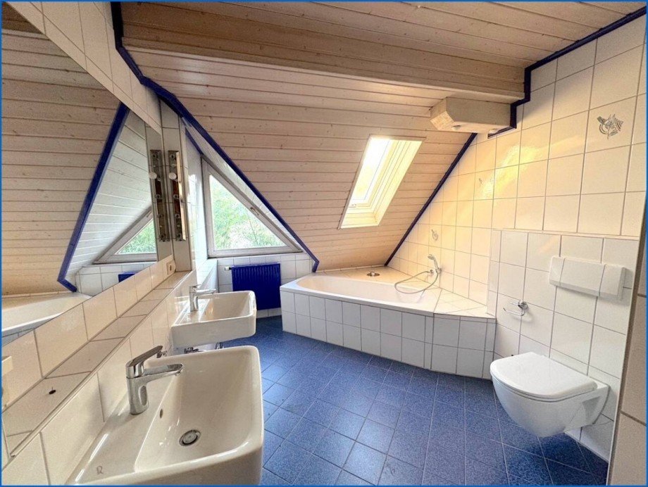 Bad, DG Zweifamilienhaus Pfullendorf / Aach-Linz