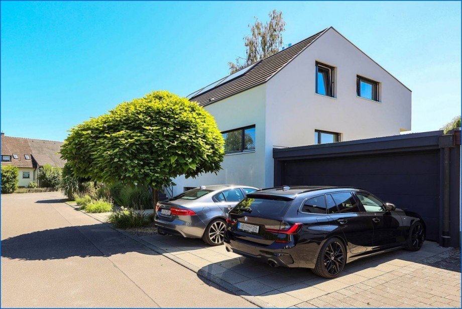 Ansicht Haus/Garage Villa Moos