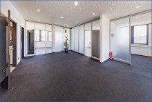 1. OG EIngangsbereich mit Zug�ngen zu B�ros B�ro - Praxis - Workspace - Schulung - Produktion - Lager    / 
    EG und 1. OG