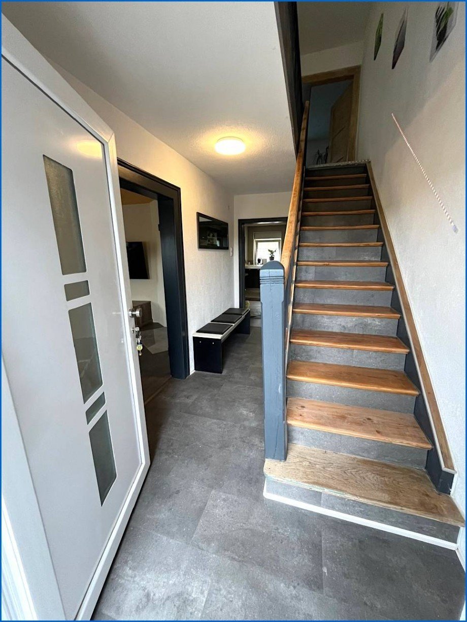 Treppenhaus, Diele Einfamilienhaus Mengen / Rosna