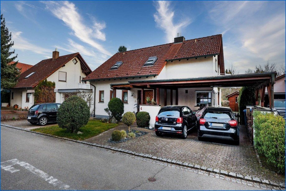 Garage plus 3 Stellpl�tze Einfamilienhaus Radolfzell am Bodensee / B�hringen