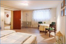 Schlafen UG Perfekt f�r Familien, Winkel-Bungalow in sch�ner ruhiger Lage von KN-F�rstenberg mit Garage.