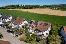 Luftbild Radolfzell-Weinburg
Attraktive, gro�z�gige DHH mit Seesicht und ELW, in ruhiger,  bevorzugter Lage!