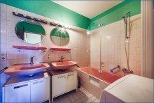 Badezimmer mit Waschmaschinenanschlu� Exklusive 3-Zimmer-Wohnung mit Seesicht und Garage, Haus top saniert - frei!