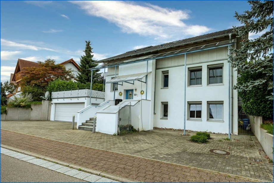 Hausansicht von vorne rechts Einfamilienhaus Stockach